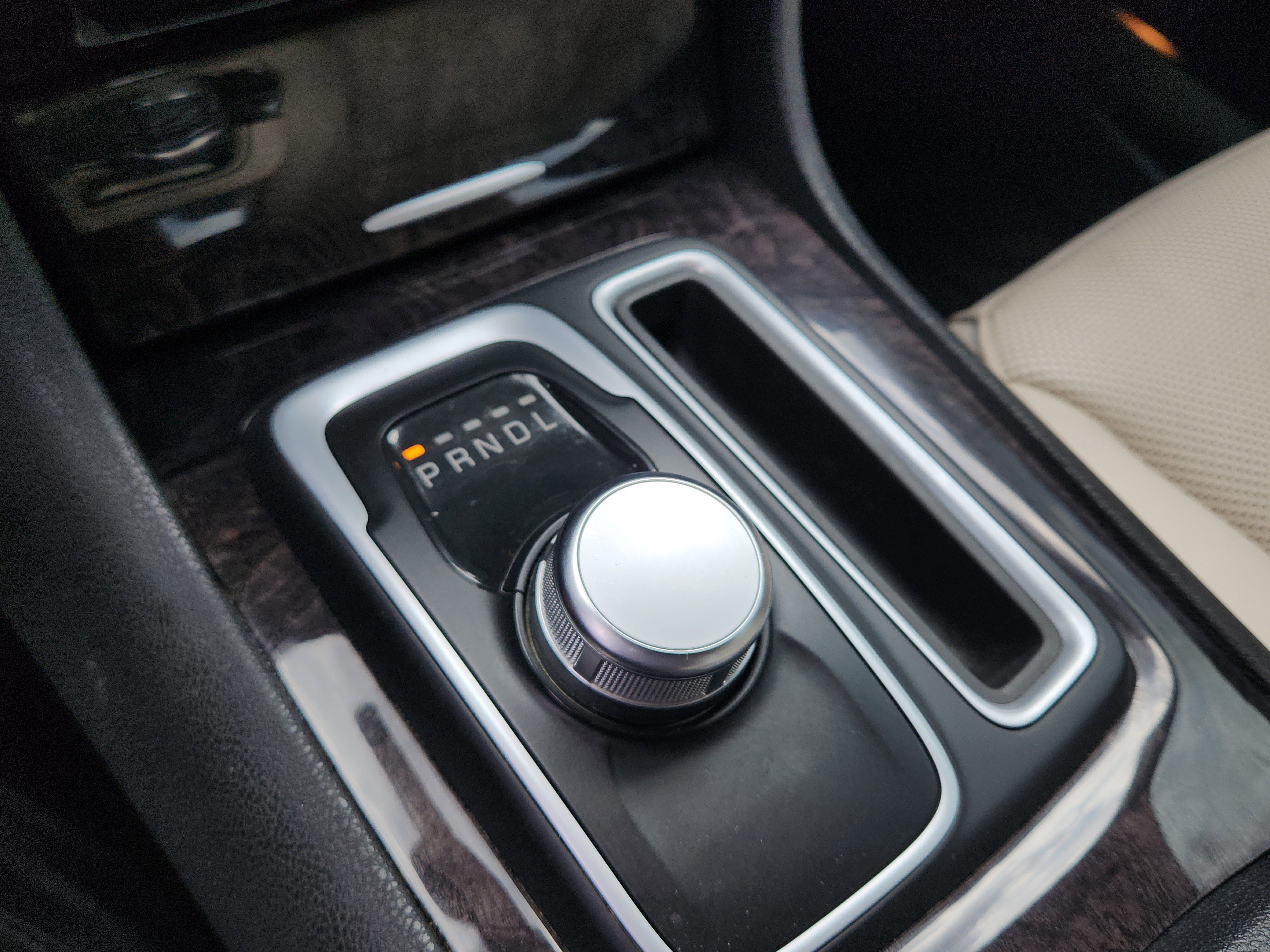 Used 2018 Chrysler 300 Limited image 23