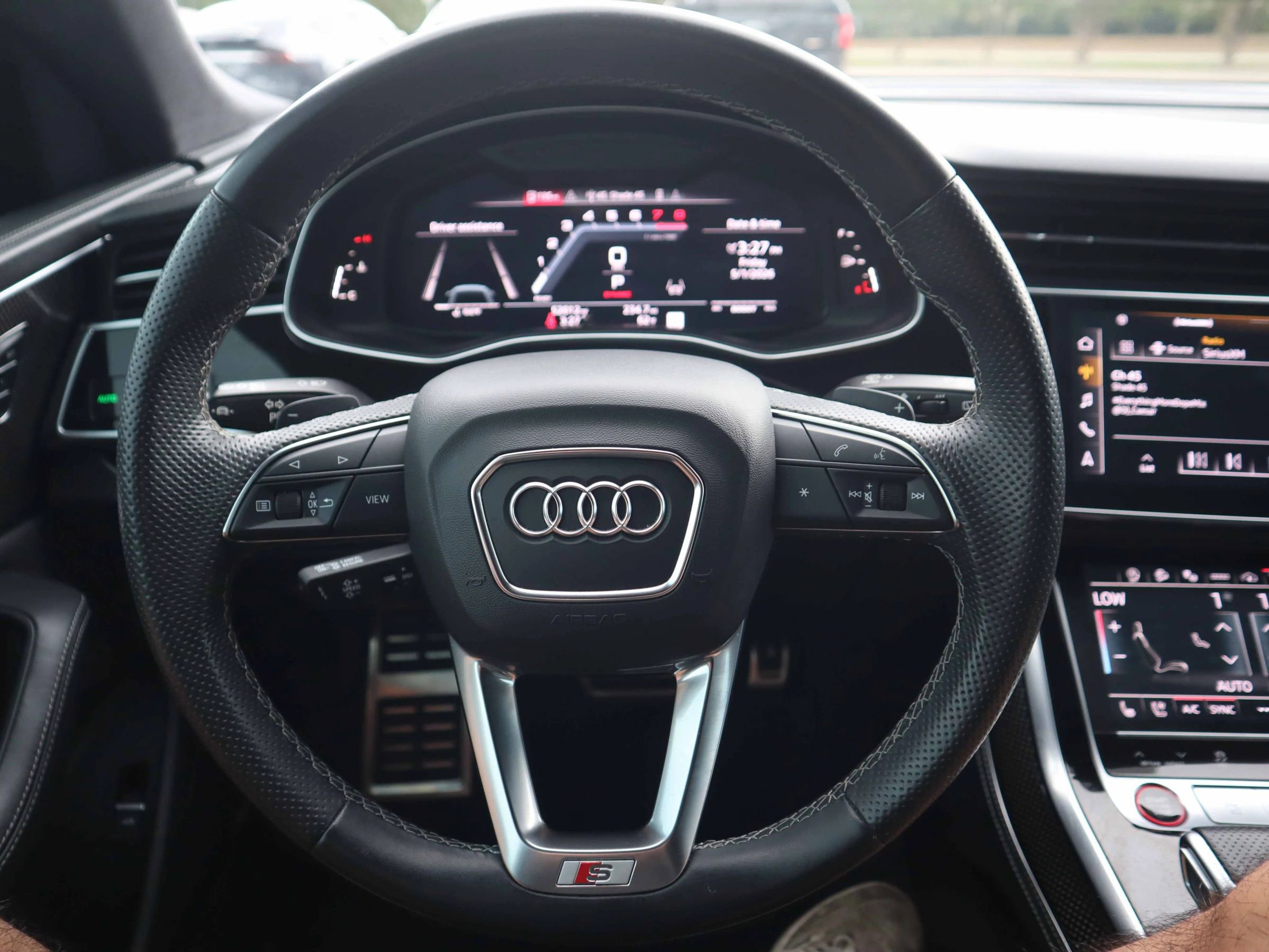 Used 2023 Audi SQ8 Prestige AWD/4WD image 15