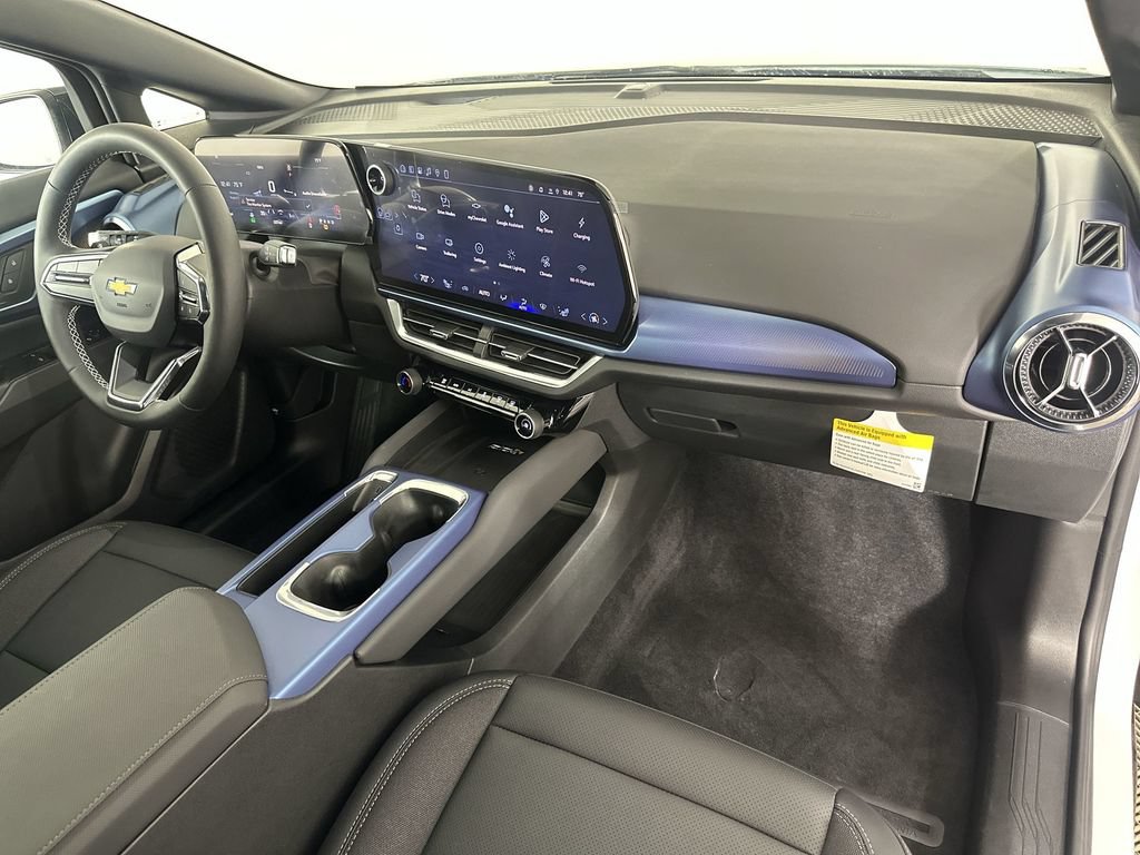 Used 2026 Chevrolet Equinox EV LT w/ LPO, Blackout Package FWD image 31
