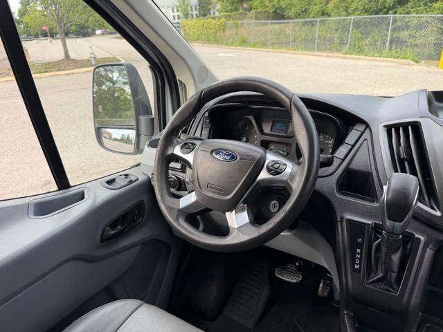 Used 2018 Ford Transit 250 130 Low Roof RWD image 12