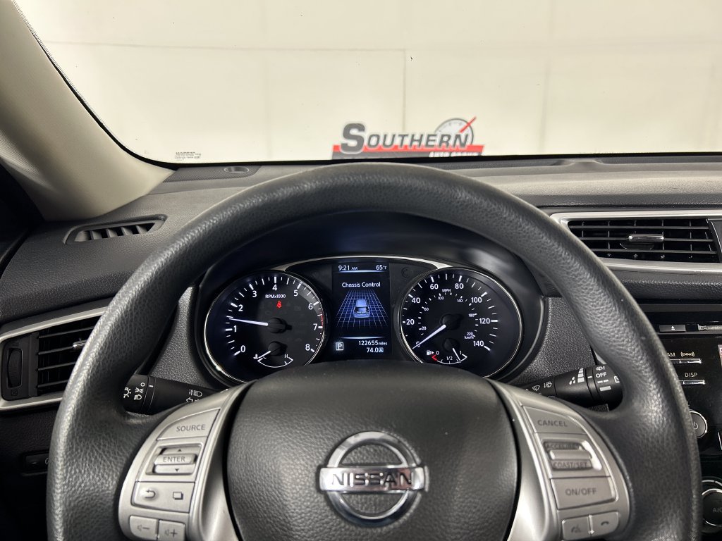 Used 2015 Nissan Rogue S FWD image 13