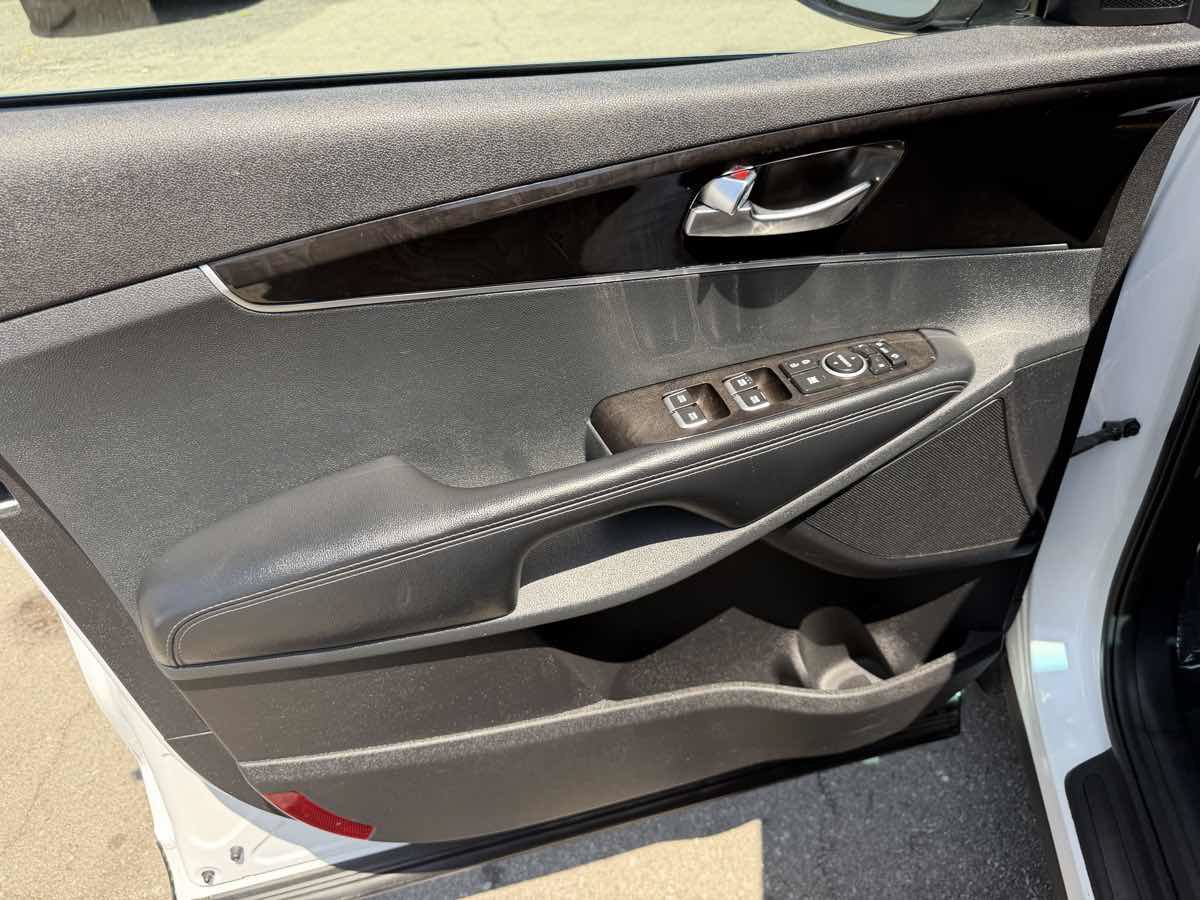 Used 2018 Kia Sorento EX w/ EX Advanced Touring Package FWD image 7