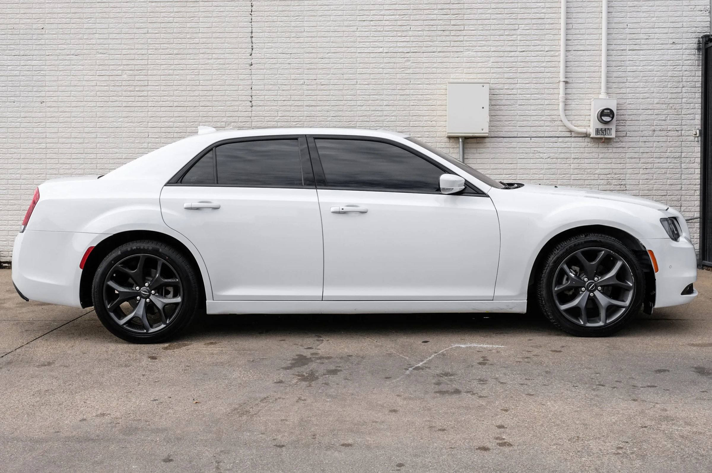 Used 2022 Chrysler 300 S RWD image 4