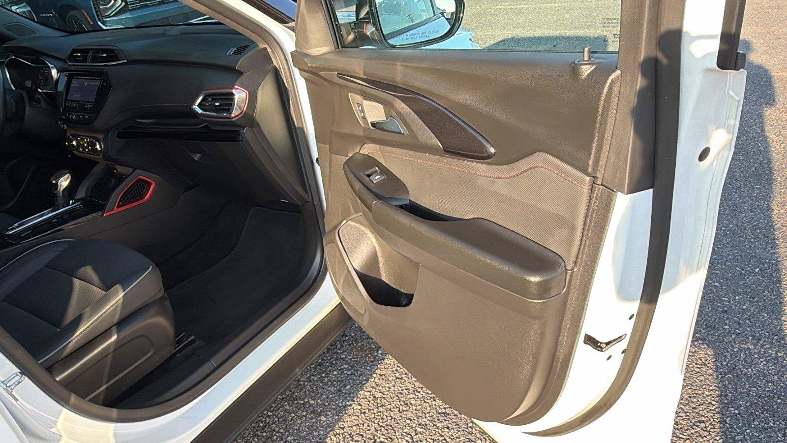 Used 2023 Chevrolet TrailBlazer RS w/ Convenience Package FWD image 18