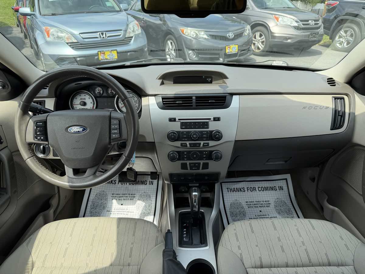 Used 2009 Ford Focus SE FWD image 13