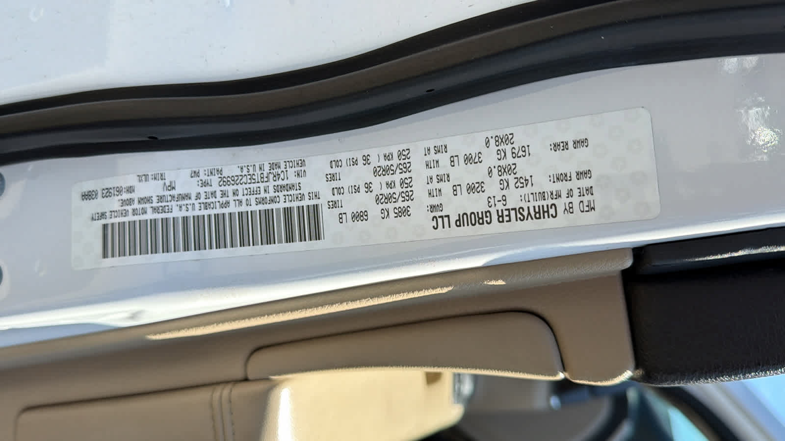 Used 2014 Jeep Grand Cherokee Limited w/ Trailer Tow Group IV AWD/4WD image 21