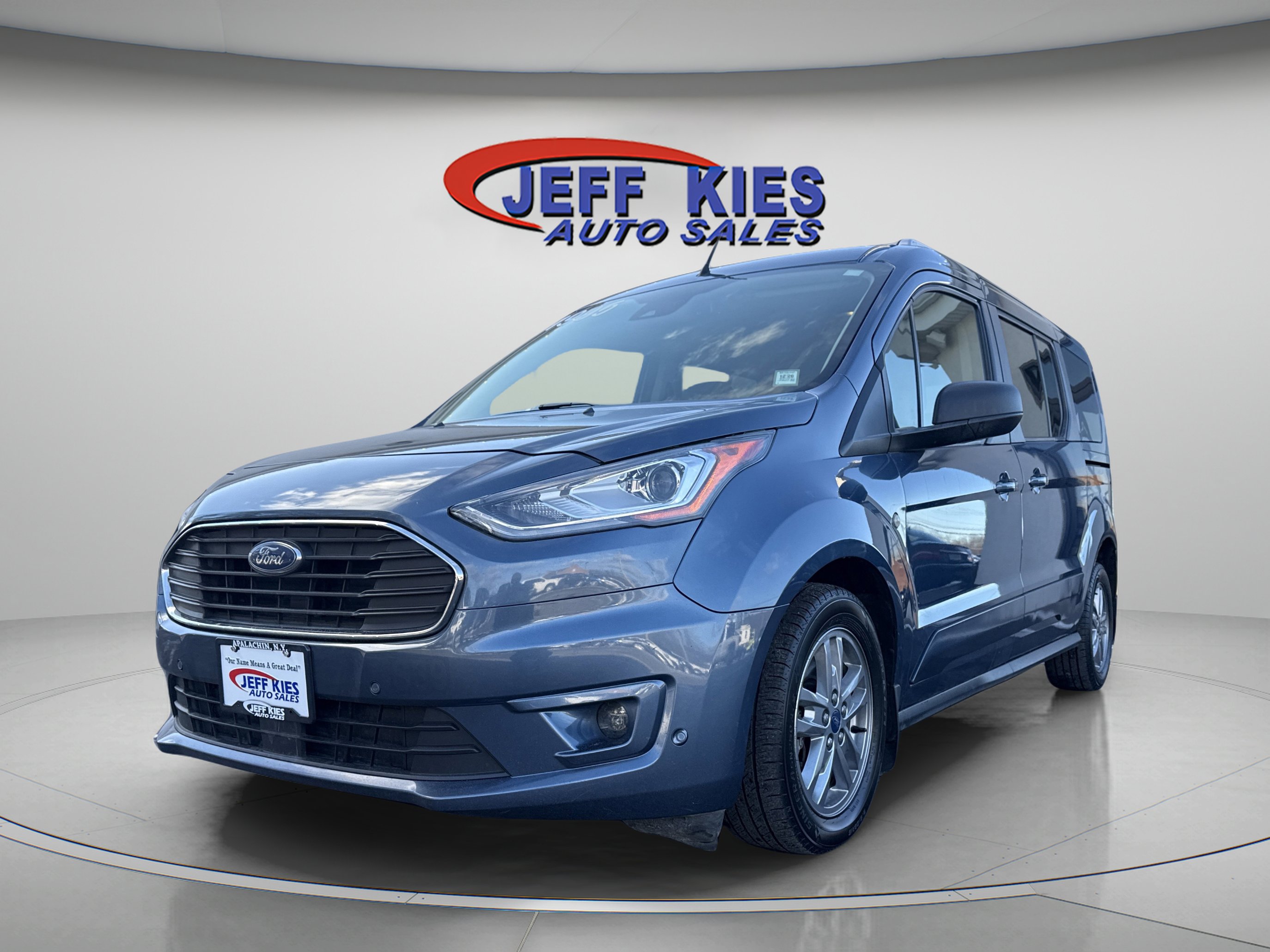 Used 2022 Ford Transit Connect XLT image 1