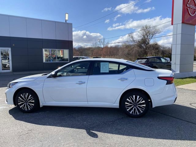 Used 2024 Nissan Altima 2.5 SV image 9