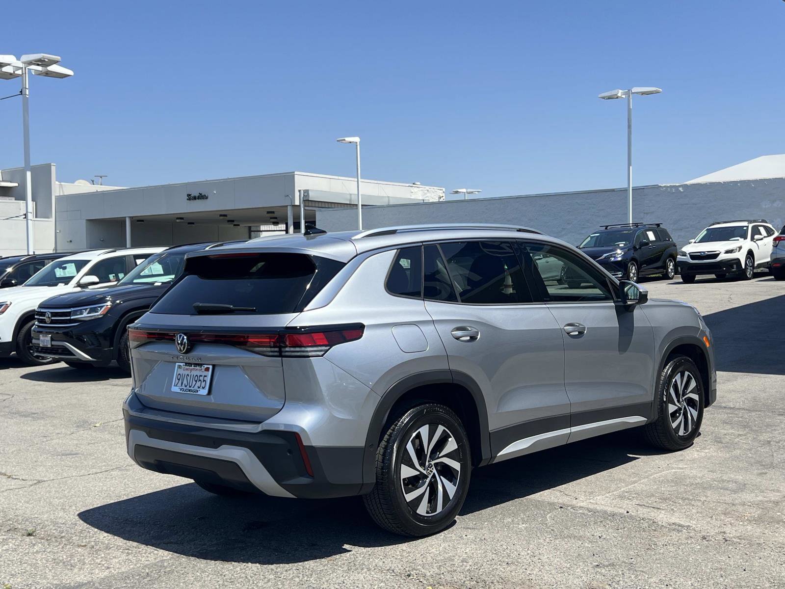 Certified 2025 Volkswagen Tiguan S FWD image 26