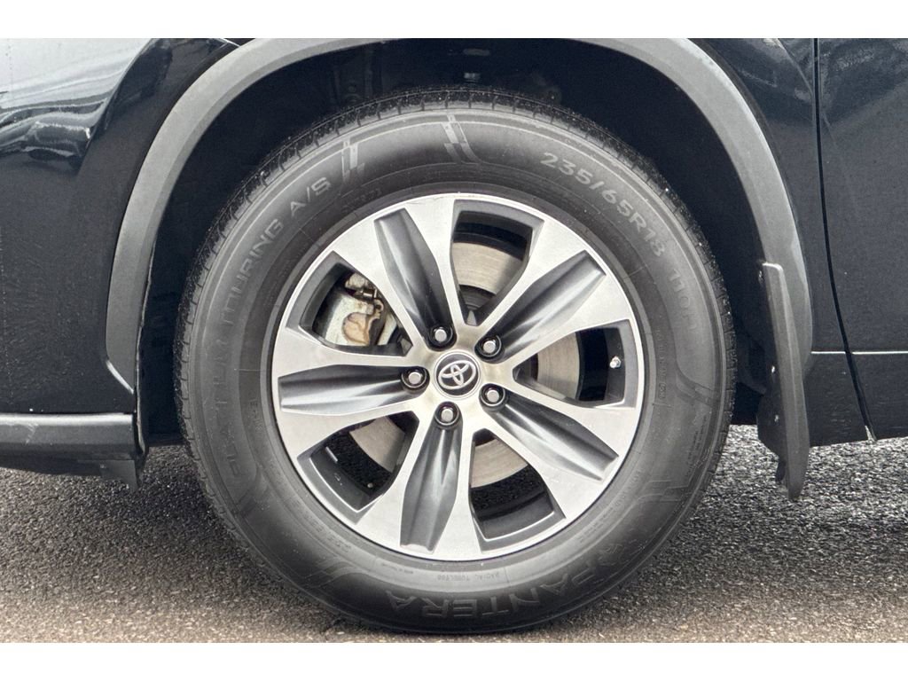 Used 2024 Toyota Highlander XLE image 29