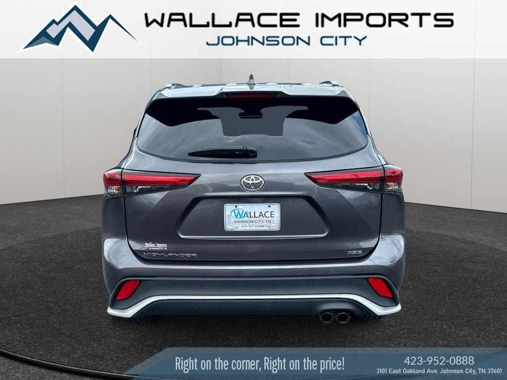 Used 2022 Toyota Highlander XSE FWD video 4