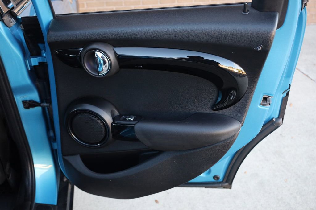 Used 2019 MINI Cooper 4-Door Hardtop image 19