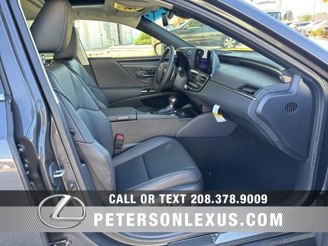 New 2025 Lexus ES 300h w/ Premium Package image 11