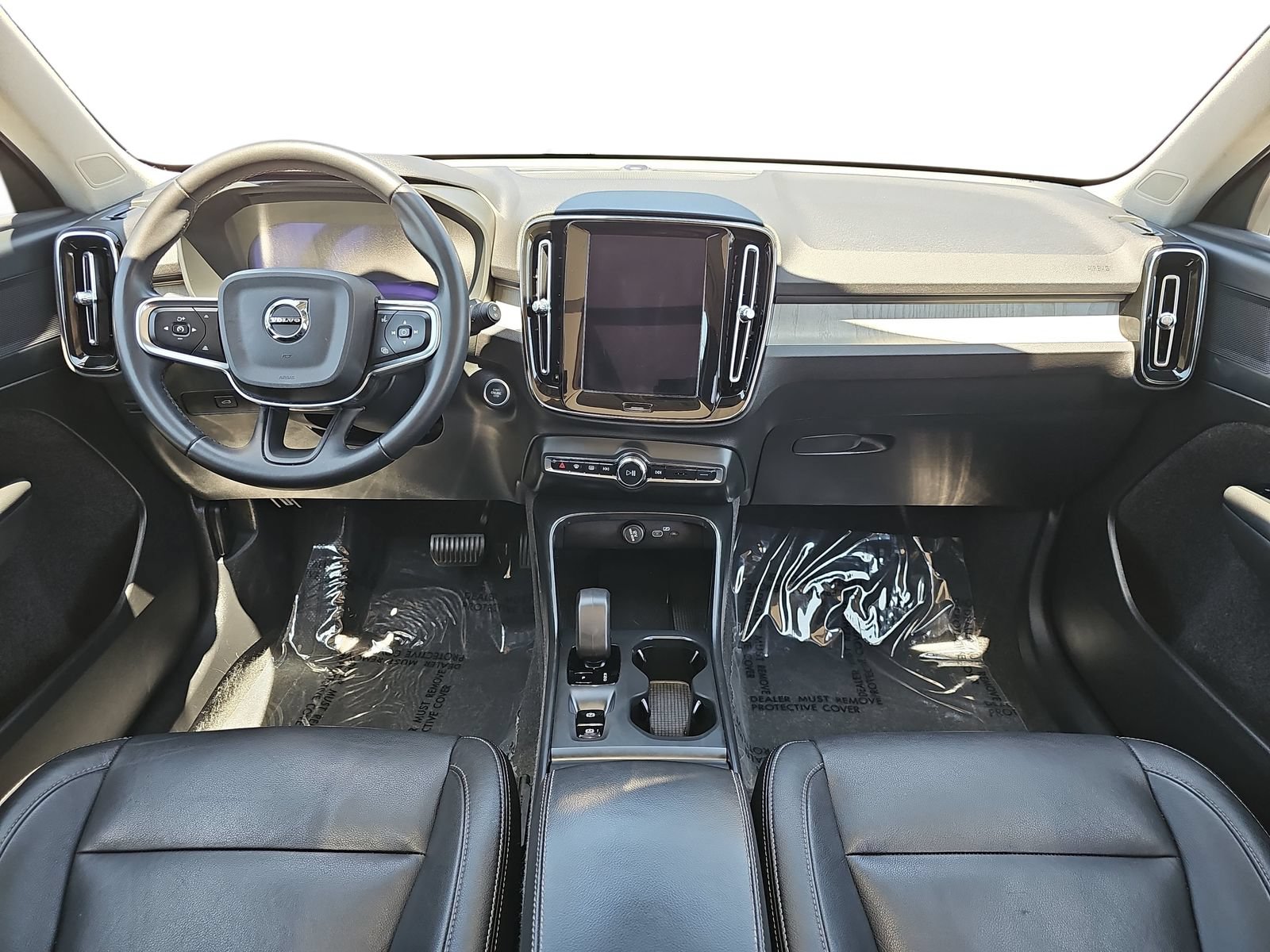 Used 2024 Volvo XC40 B5 Core AWD/4WD image 9