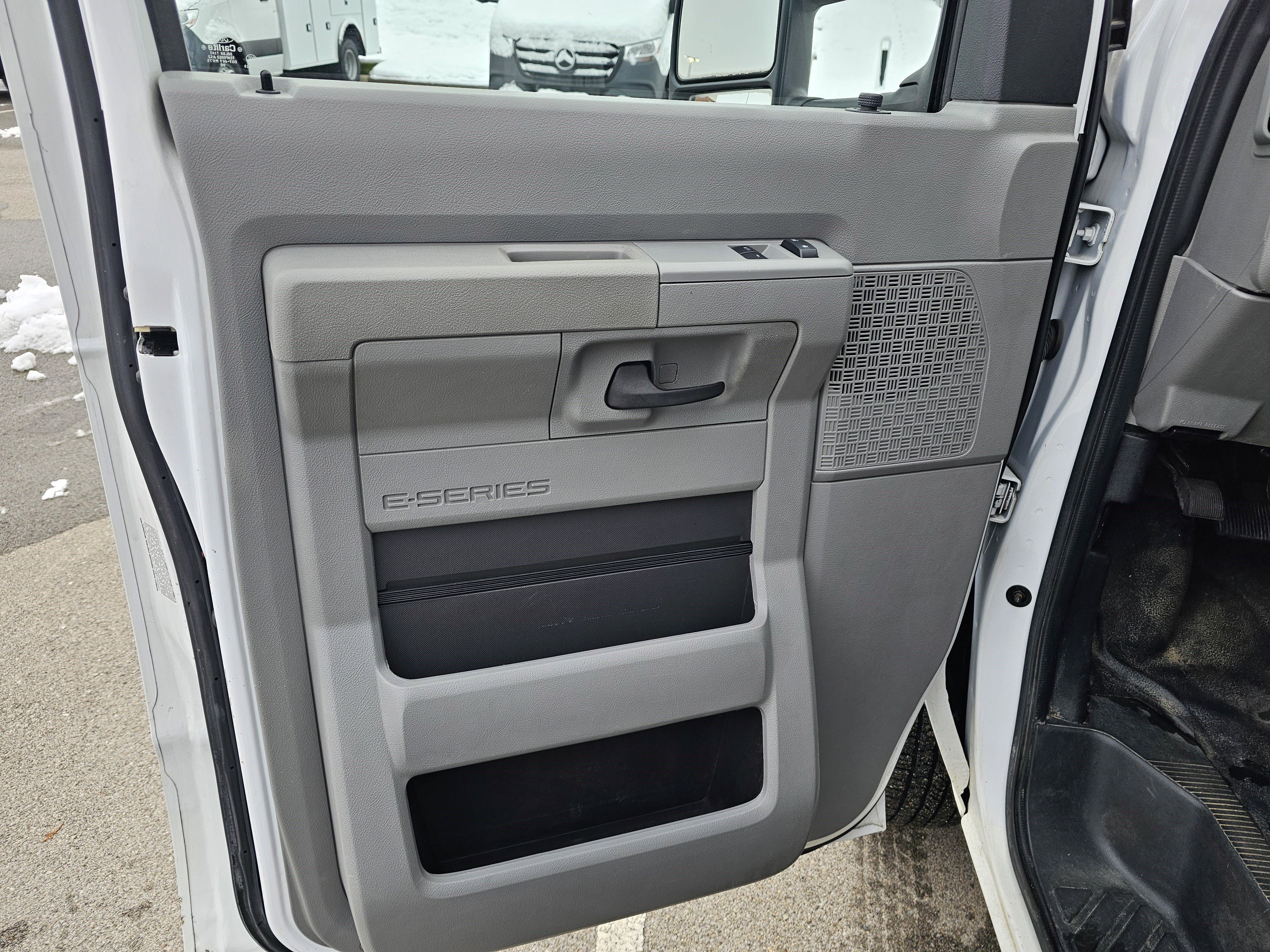 Used 2019 Ford E-350 and Econoline 350 Super Duty w/ Power Windows & Locks Group image 15