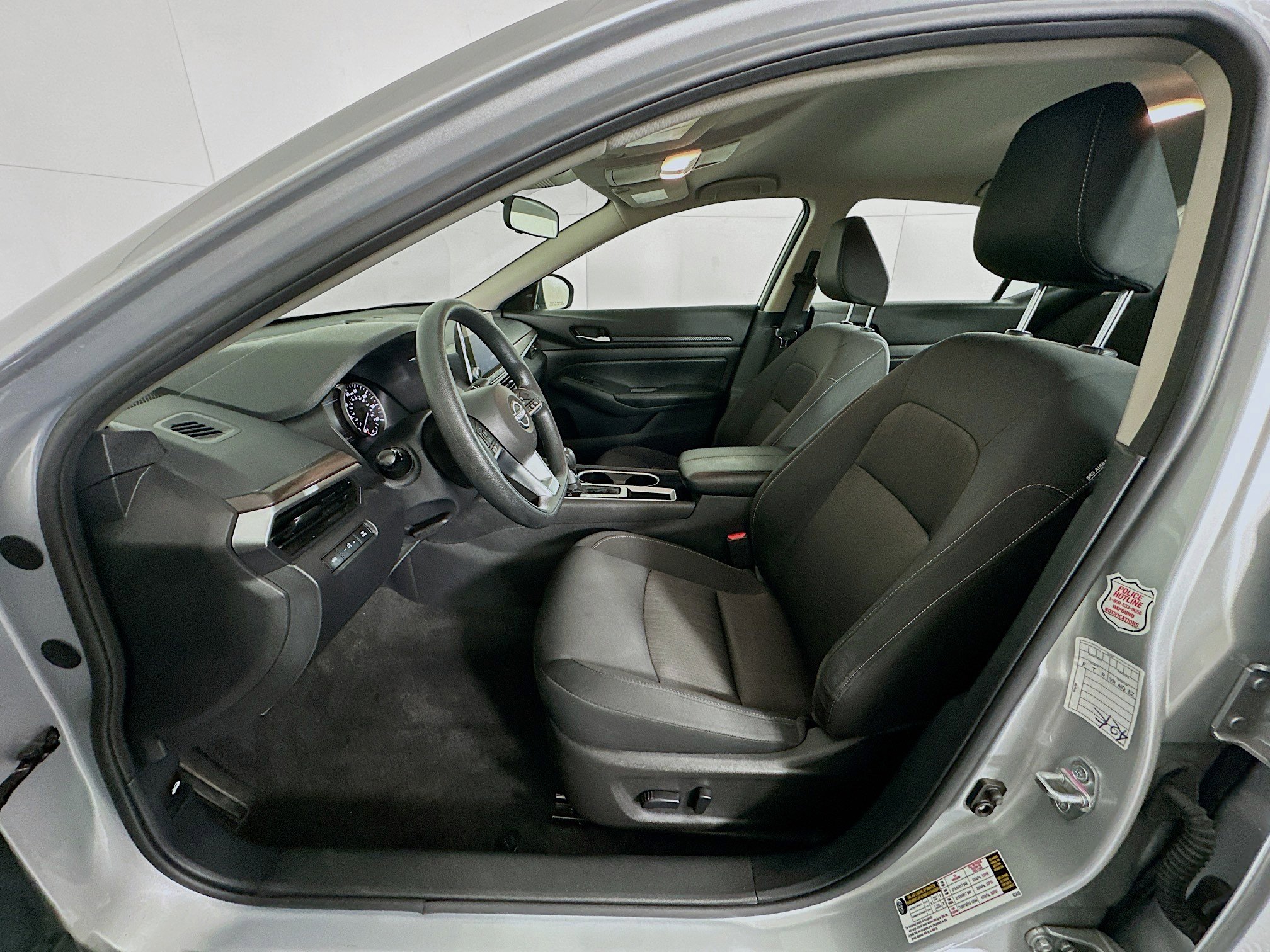 Used 2024 Nissan Altima 2.5 SV image 13