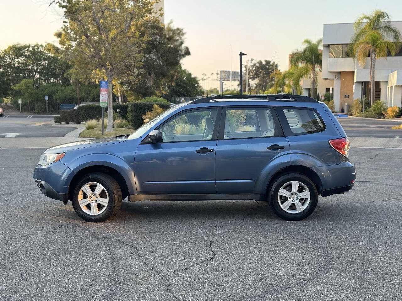 Used 2010 Subaru Forester 2.5X AWD/4WD image 2