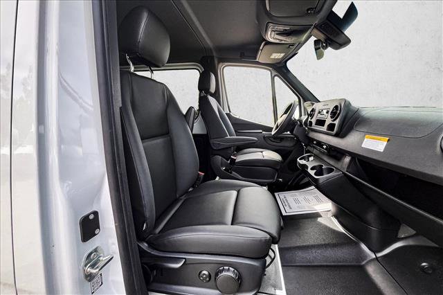 Used 2026 Mercedes-Benz Sprinter 2500 image 19