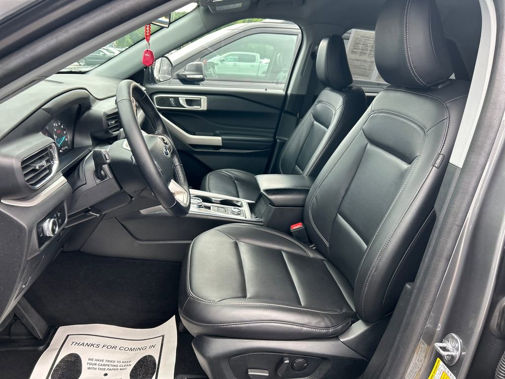 Used 2023 Ford Explorer XLT w/ Equipment Group 202A AWD/4WD image 11