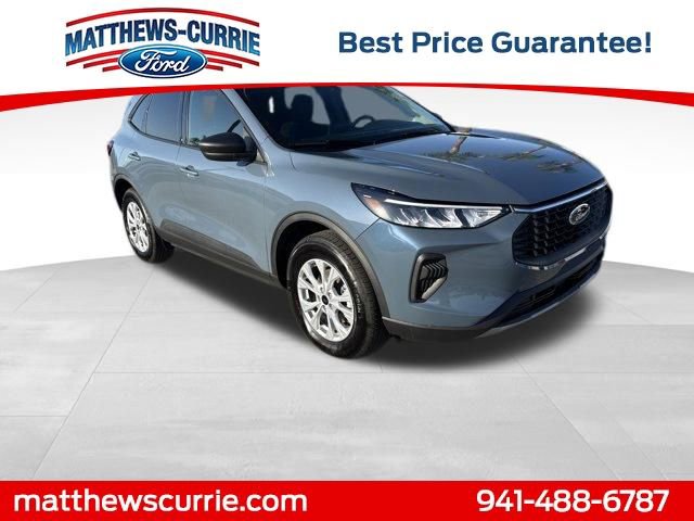 Certified 2025 Ford Escape Active AWD/4WD image 1