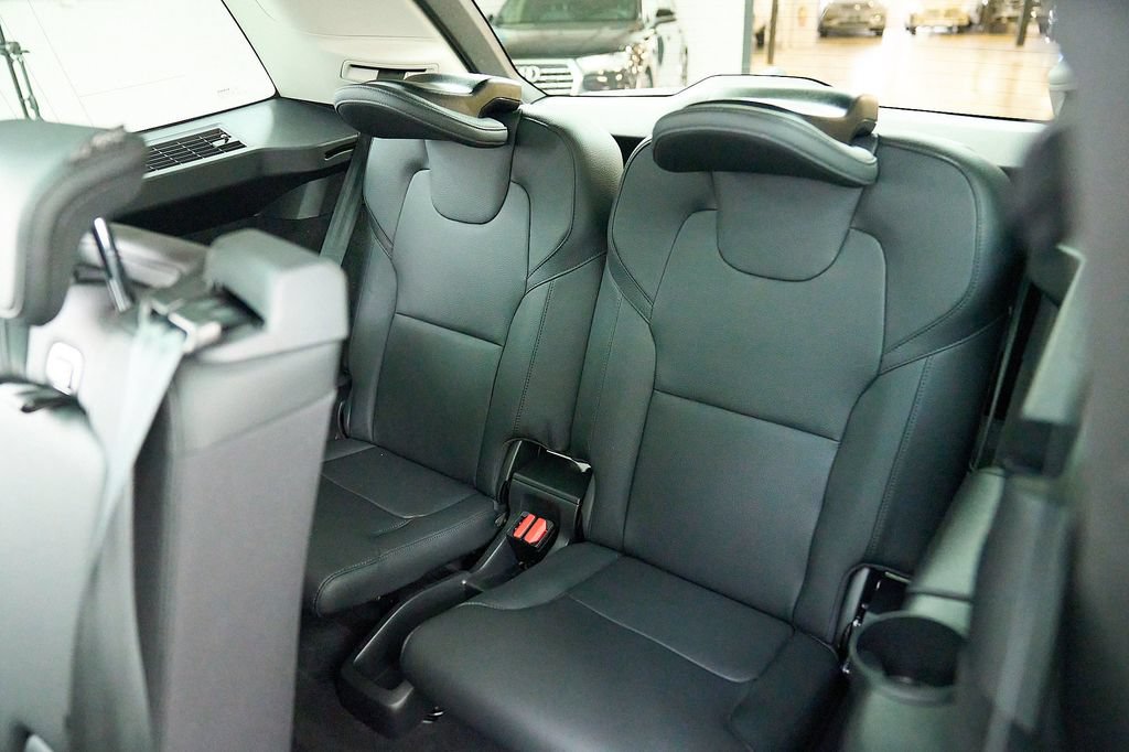 Certified 2024 Volvo XC90 B6 Plus w/ Protection Package Premier AWD/4WD image 23