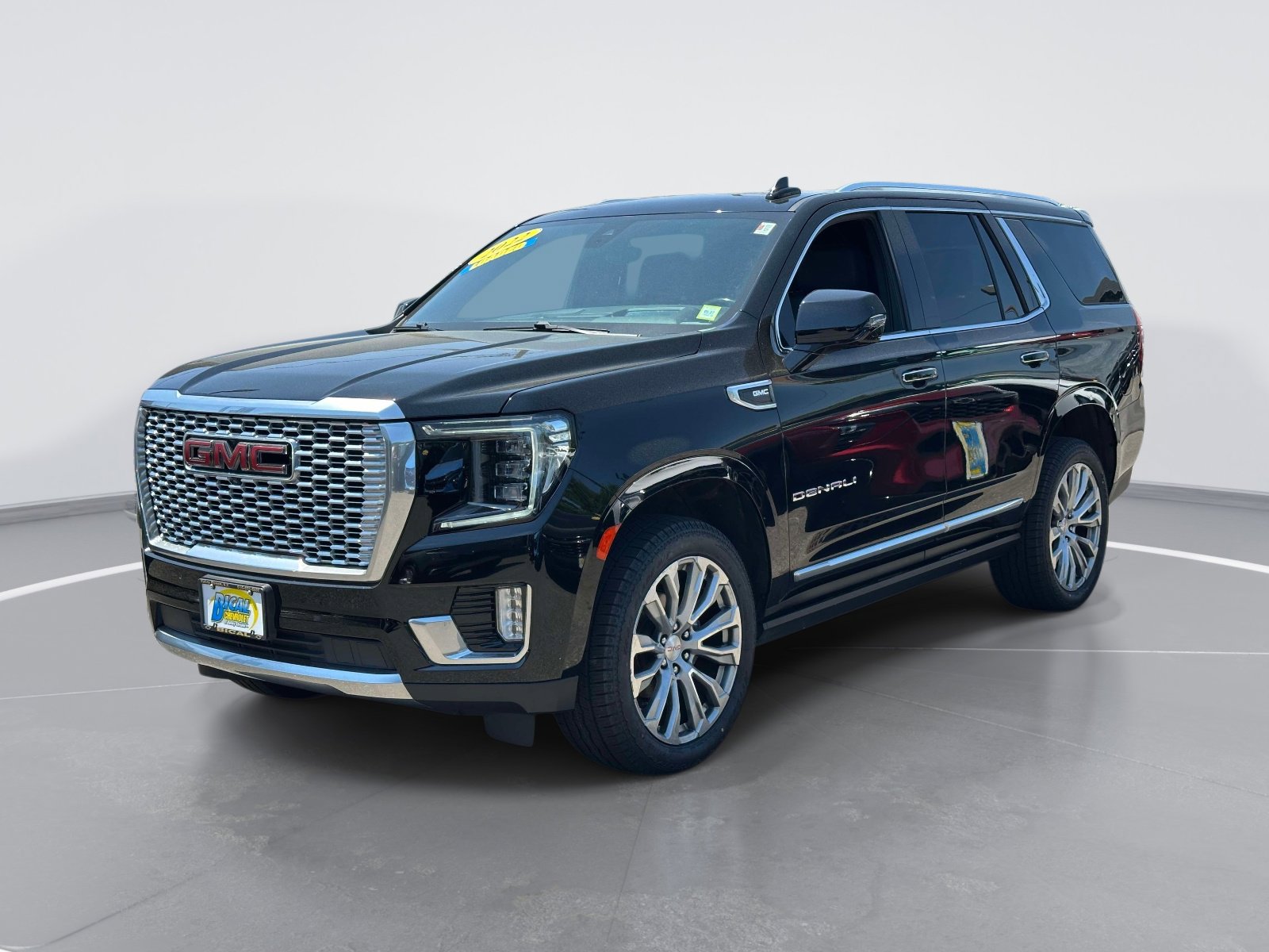 Used 2022 GMC Yukon Denali w/ Denali Ultimate Package AWD/4WD image 3