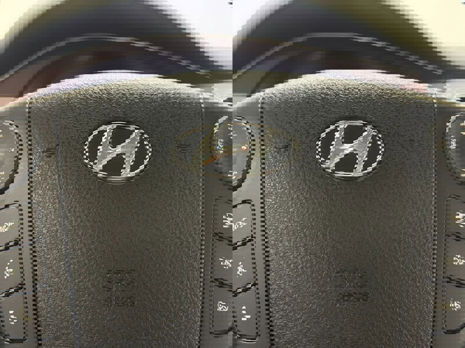 Used 2012 Hyundai Genesis 4.6 image 32