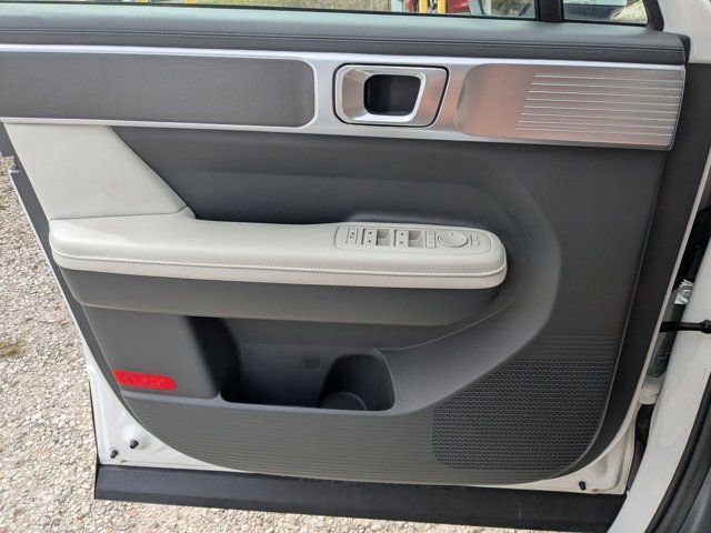 Used 2025 Hyundai Santa Fe SEL FWD image 11