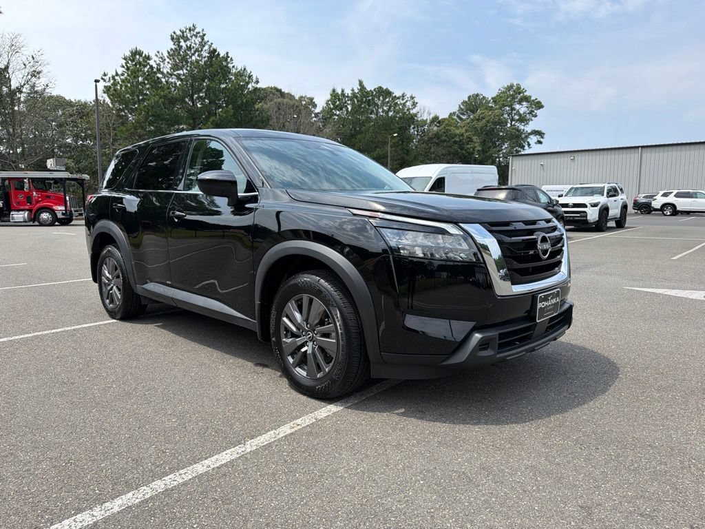 Certified 2024 Nissan Pathfinder S w/ Cargo Package AWD/4WD image 4