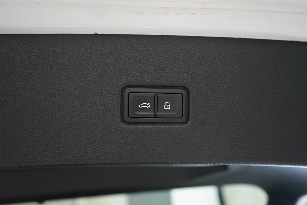 Used 2023 Audi Q8 Premium Plus AWD/4WD image 65