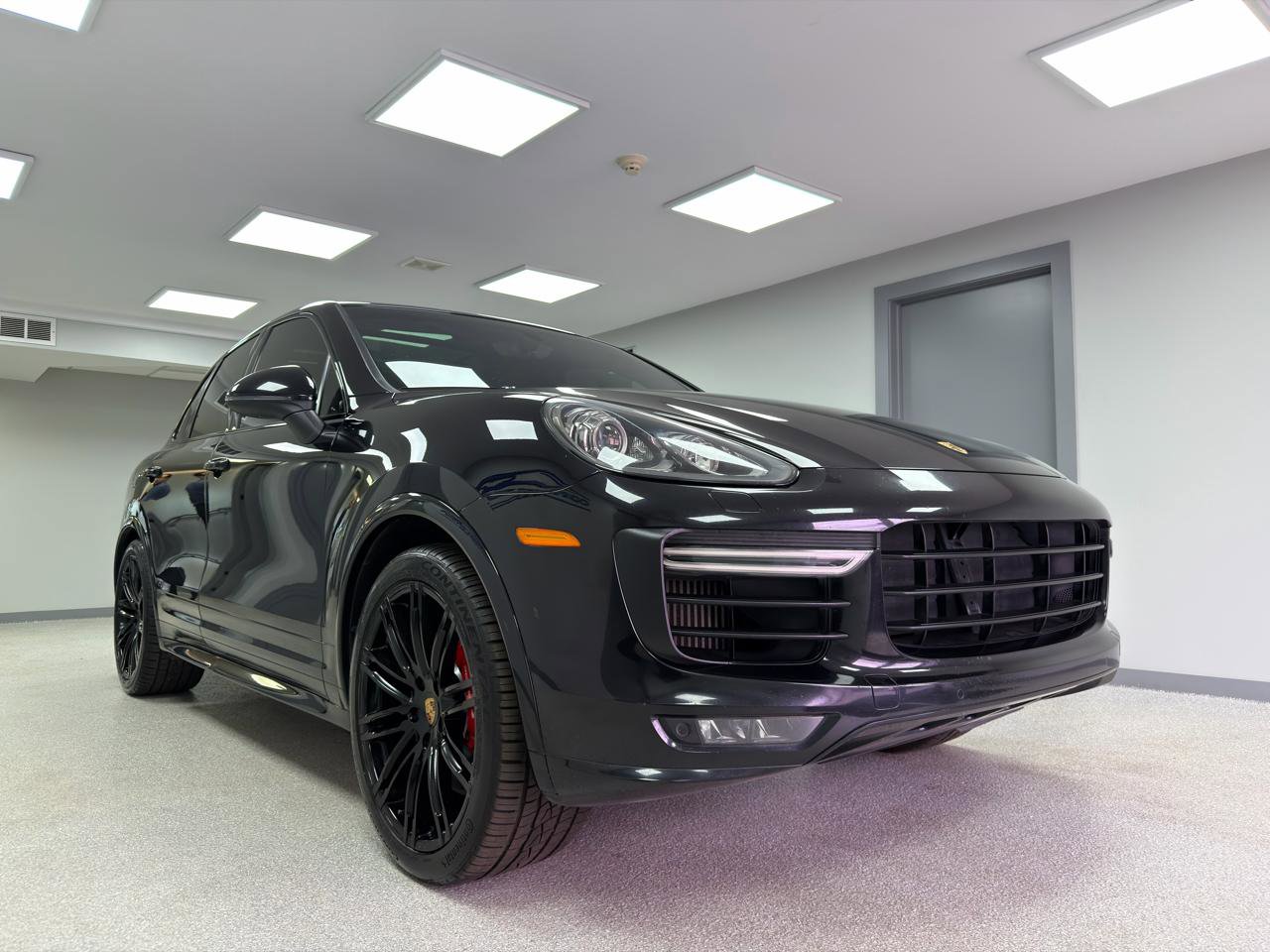 Used 2017 Porsche Cayenne GTS AWD/4WD image 4
