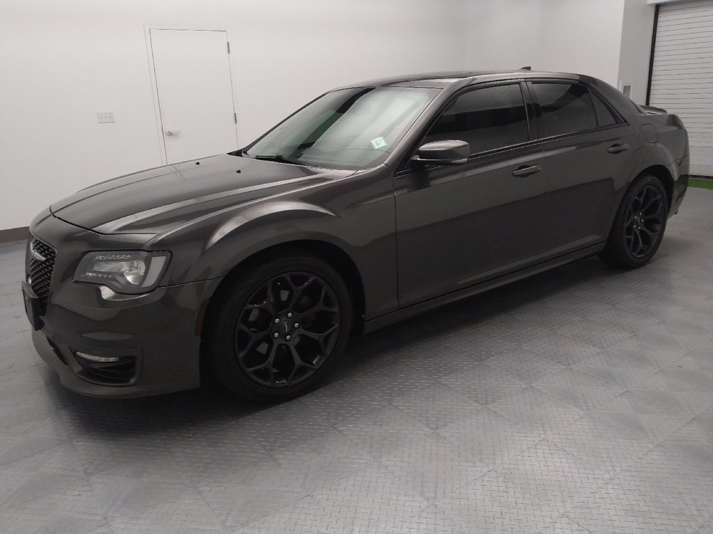 Used 2020 Chrysler 300 S w/ 300S Premium Group RWD image 2