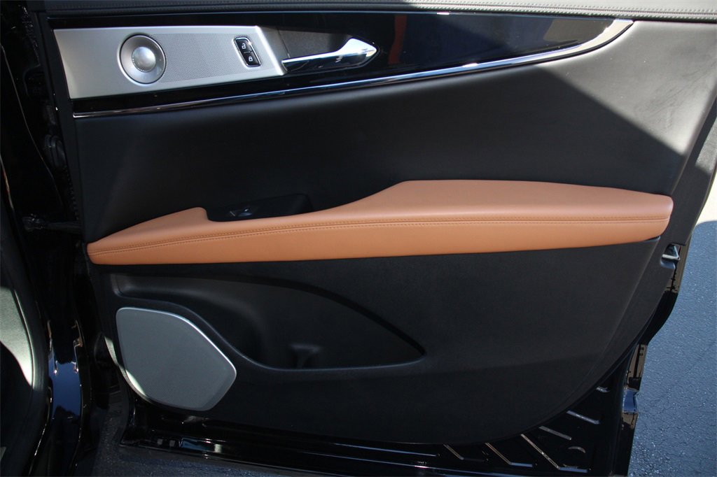 Certified 2023 Lincoln Nautilus Black Label w/ Class II Trailer Tow Package image 22