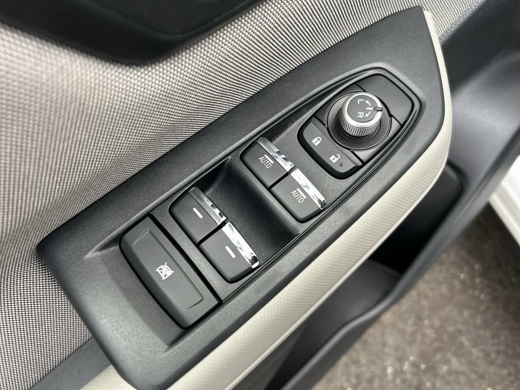 Used 2025 Subaru Forester Premium AWD/4WD image 16