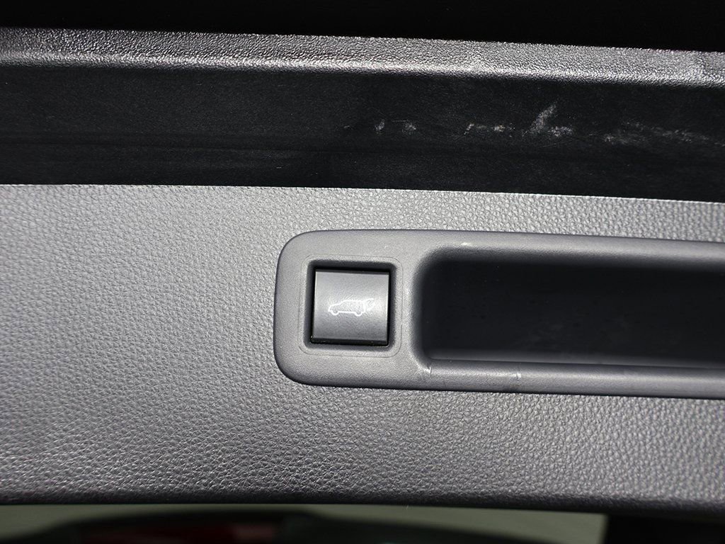 Used 2022 Toyota Highlander XLE image 22