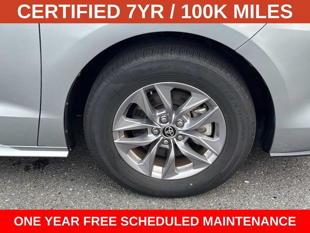 Used 2025 Toyota Sienna LE FWD image 7