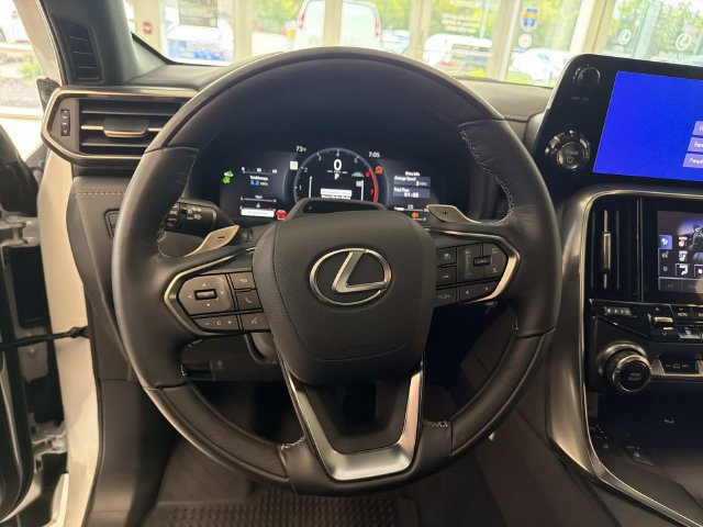 Certified 2026 Lexus LX 700h Luxury w/ Appearance Package AWD/4WD image 24