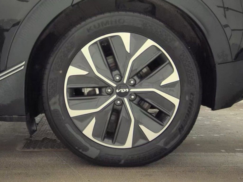 Used 2024 Kia EV6 Light AWD/4WD image 19