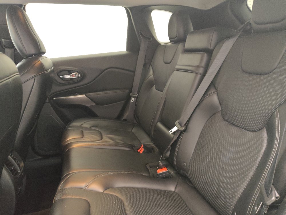 Used 2019 Jeep Cherokee Limited AWD/4WD image 18