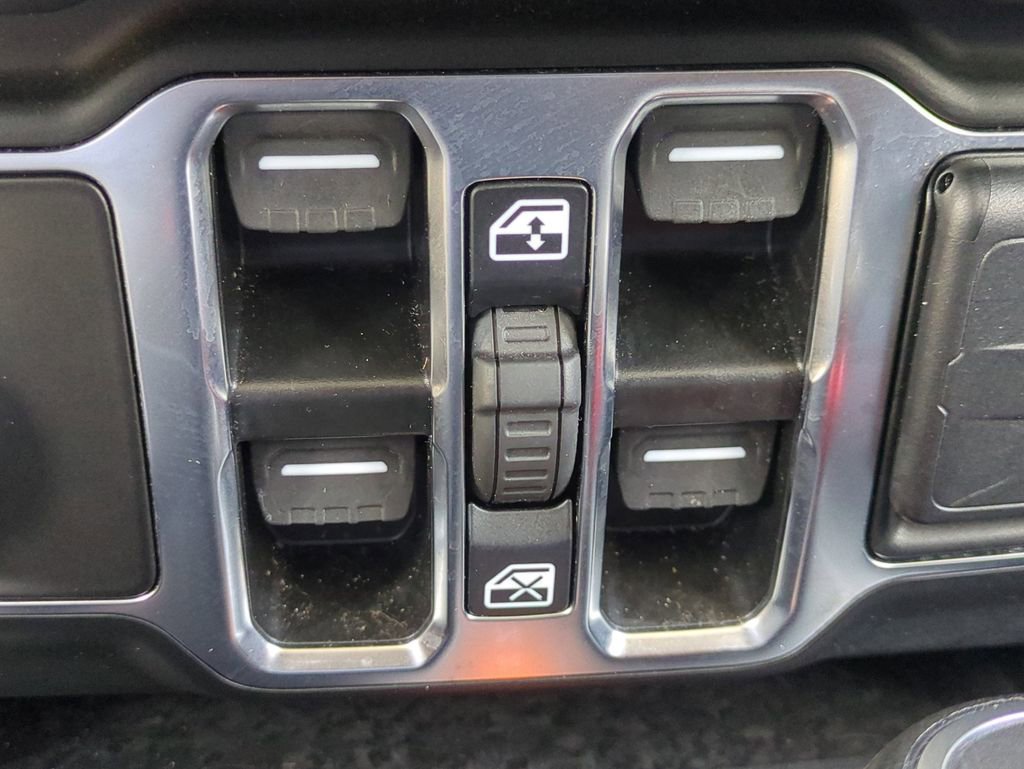 Used 2025 Jeep Wrangler Sahara 4xe image 26