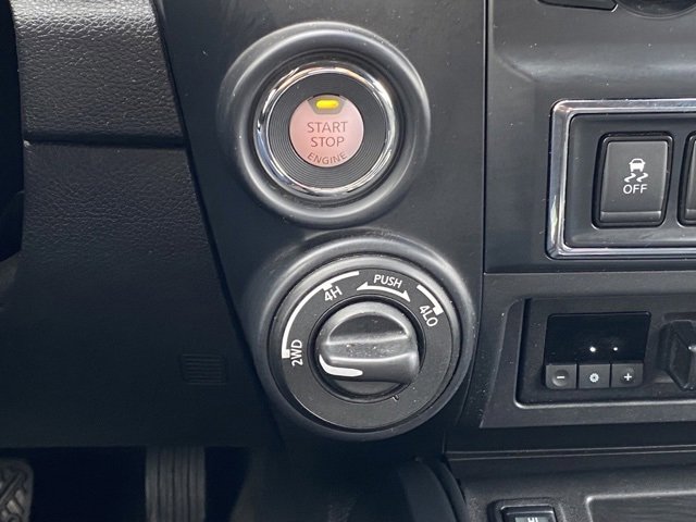 Used 2018 Nissan Titan SV w/ SV Convenience Package image 21