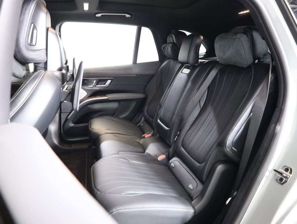 Used 2023 Mercedes-Benz EQS 580 4MATIC SUV image 46