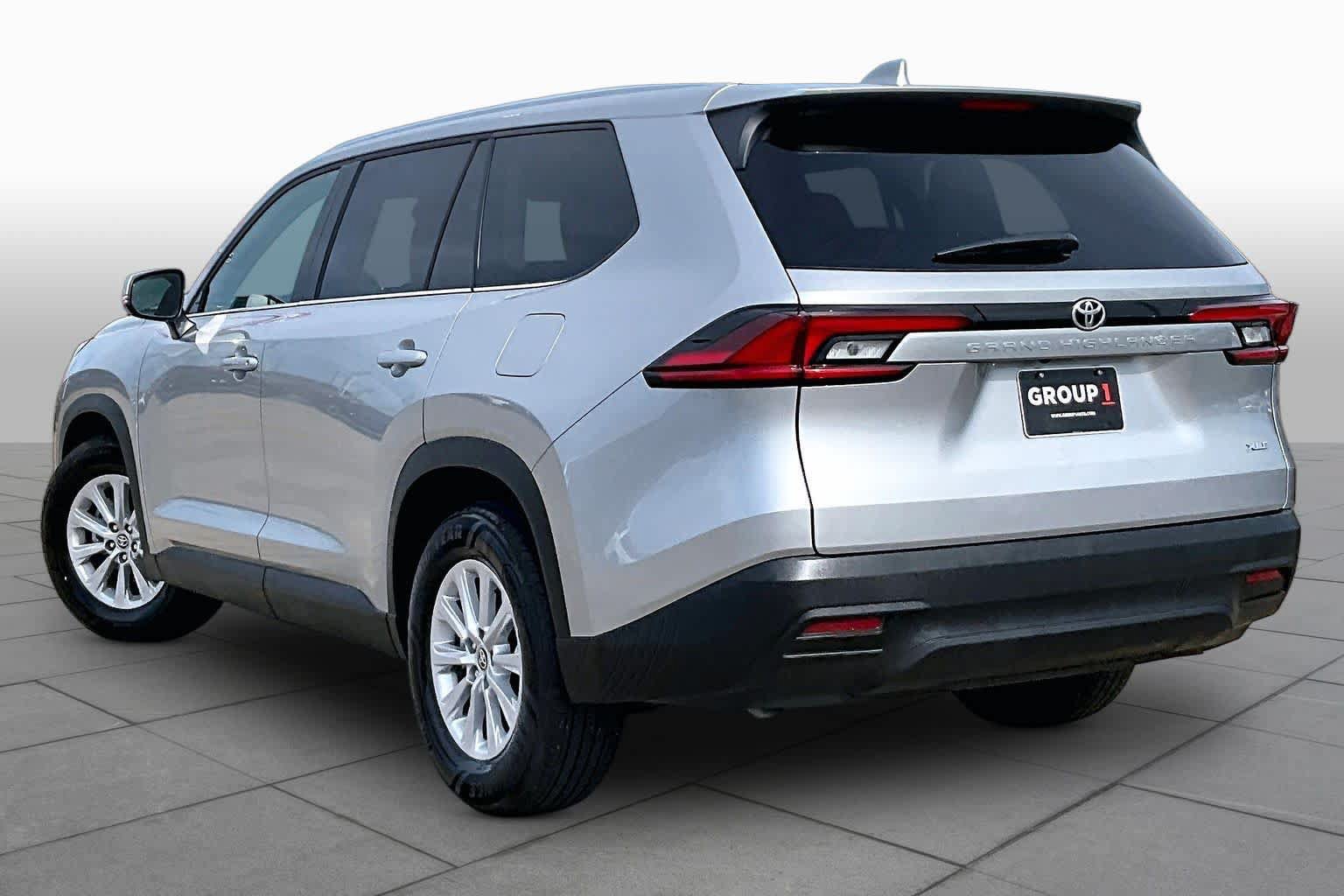 Certified 2026 Toyota Grand Highlander FWD image 12