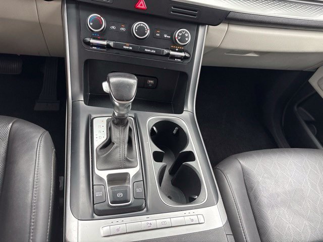 Certified 2023 Kia Carnival LX FWD image 18