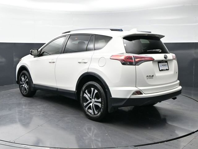 Used 2017 Toyota RAV4 LE image 7