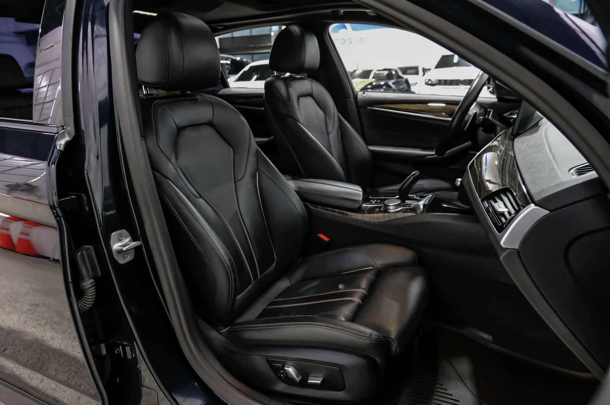 Used 2022 BMW 540i w/ M Sport Package RWD image 42