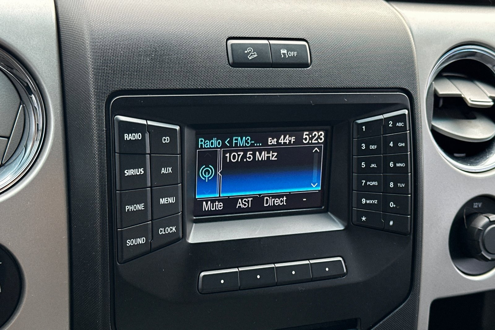 Used 2013 Ford F150 XLT w/ Luxury Equipment Group image 17