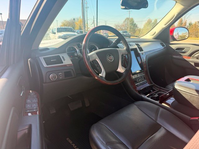 Used 2012 Cadillac Escalade Premium AWD/4WD image 11