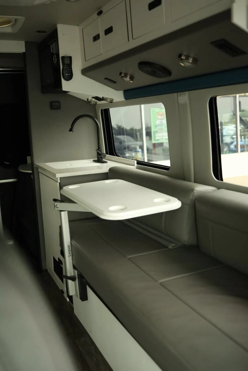 Used 2024 RAM ProMaster 3500 w/ Leather Interior Group FWD image 31