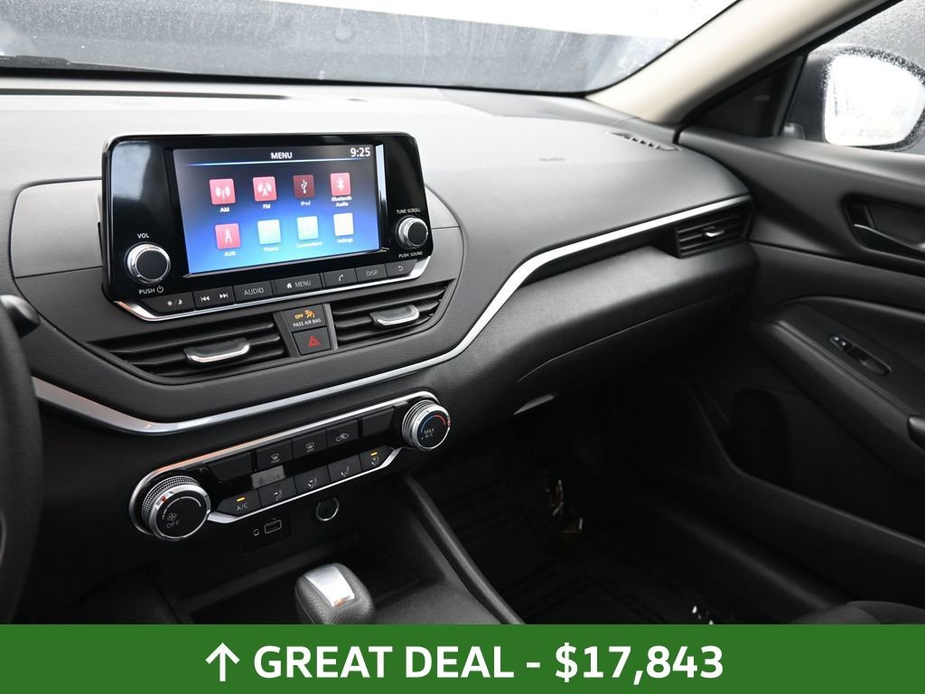 Used 2024 Nissan Altima 2.5 S FWD image 23